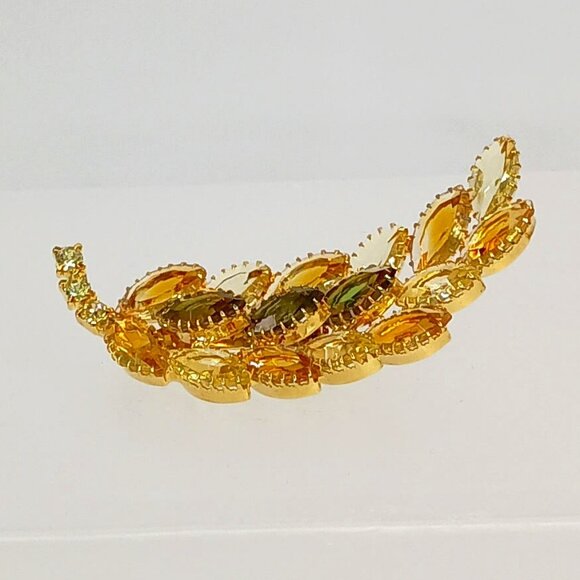 Jewelry - 1950's Topaz Rhinestone Pin